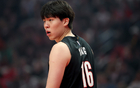 刘维伟点评爱徒杨瀚森:NBA首秀非常成功 被隔扣可能是常态 刘维伟点评爱徒杨瀚森:NBA首秀非常成功 被隔扣可能是常态